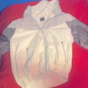 Nike wind breaker good shape never worn